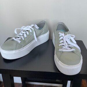 Dr Scholls sage green/white platform lace up tennis shoes